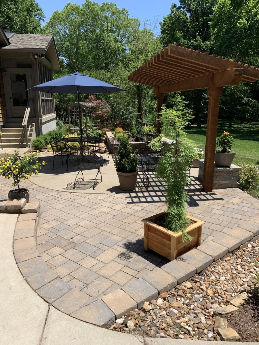 Modern Outdoor Living Space